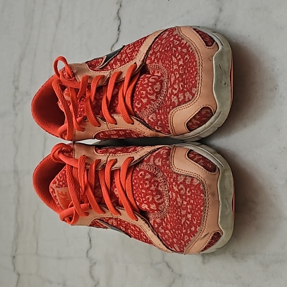 Nike Women's Red and Peach Athletic Shoes